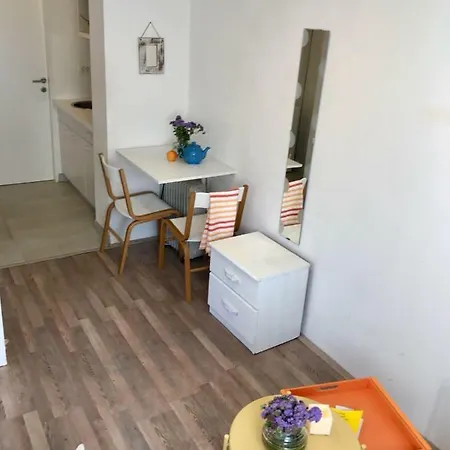 Cozy Bright With Patio